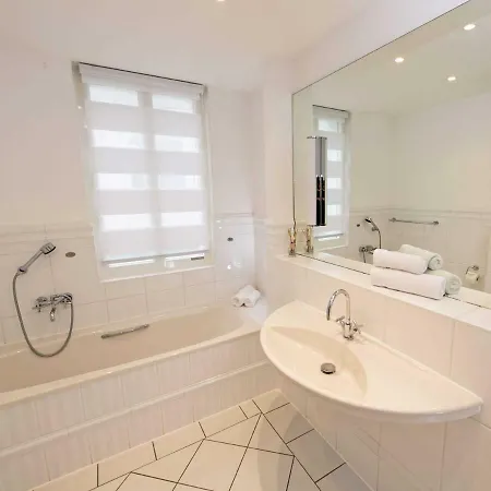 Strandburg In - Wg 10 Mit Balkon Und Meerblick Остзебад Бинц